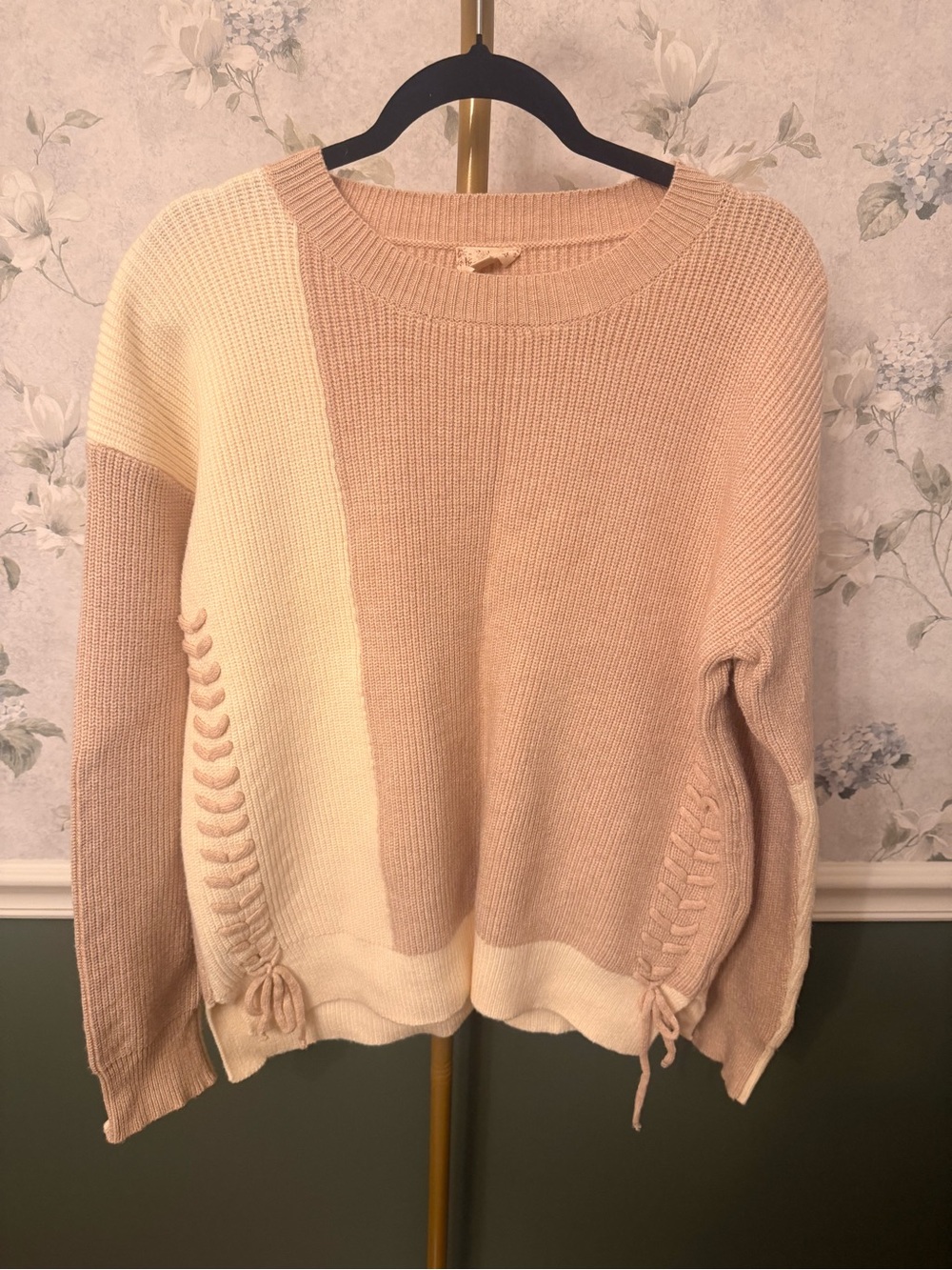 Hem & Thread Two-Tone Tie-Side Crewneck Sweater - Cream & Blush